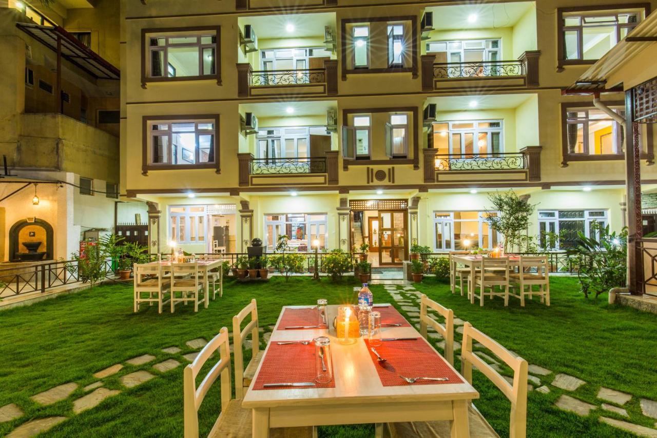 Hotel Acme Inn Kathmandu Exteriör bild